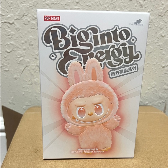 Pop Mart Big Into Energy Labubu - LOVE - Picture 4 of 5